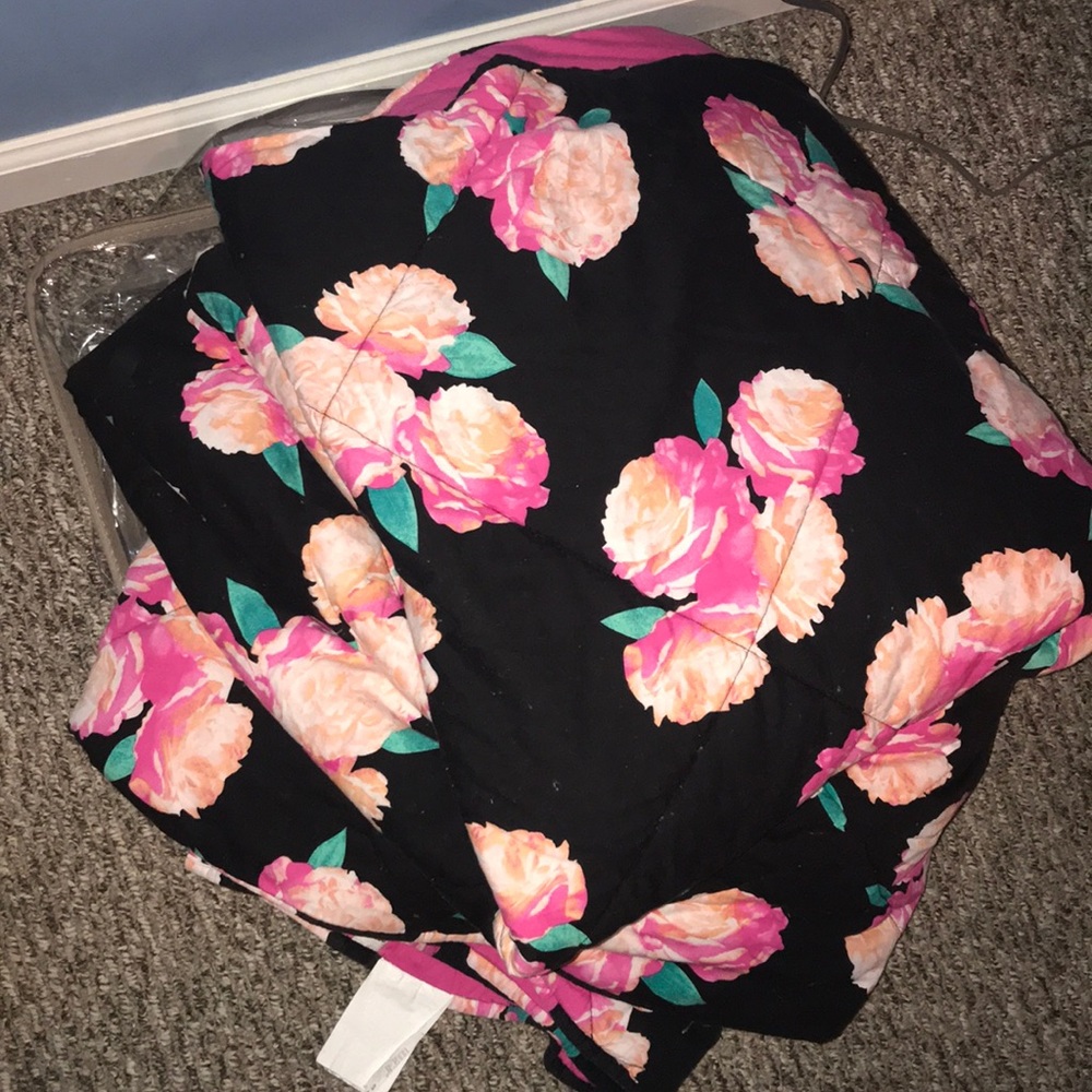 Victoria secret Pink floral comforter Full/Queen